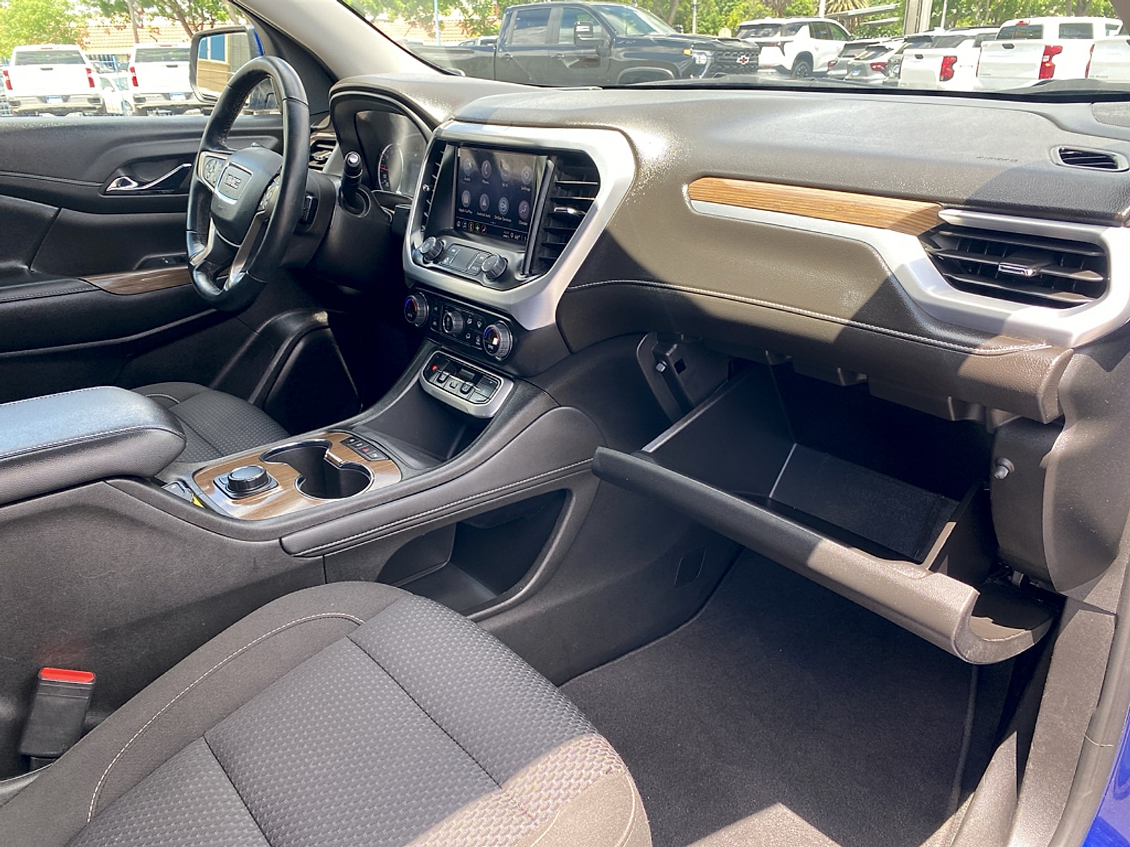 2023 GMC Acadia SLE - Photo 23