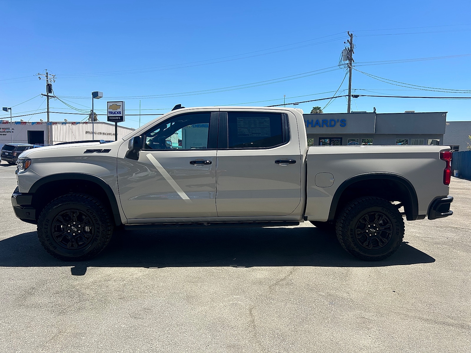 2026 Chevrolet Silverado 1500 ZR2 - Photo 6