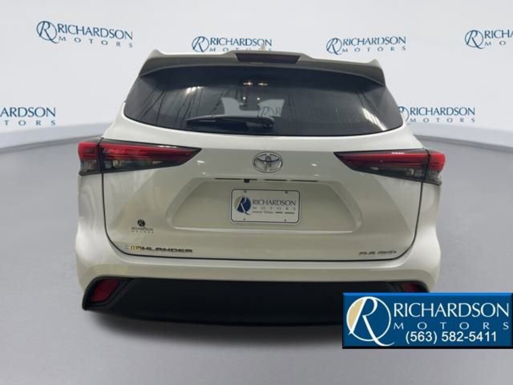 Used 2023 Toyota Highlander L