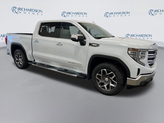 2026 GMC Sierra 1500 SLT - Photo 7