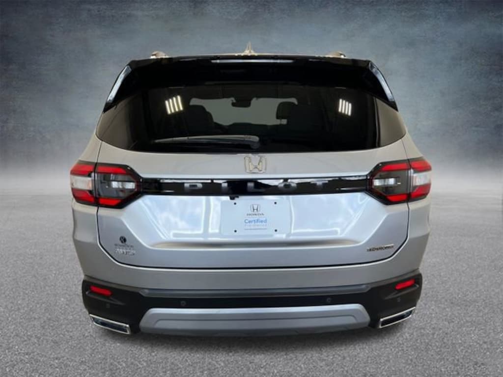 Used 2025 Honda Pilot Touring