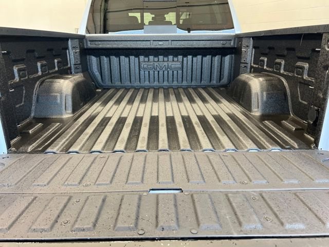 2026 GMC Sierra 1500 SLT - Photo 13