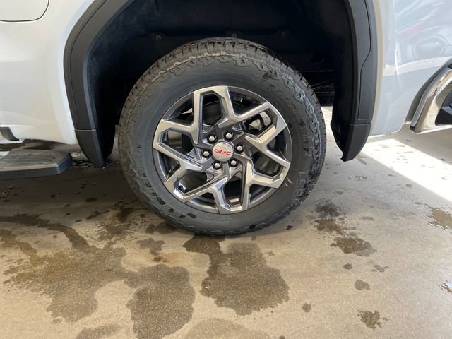 2026 GMC Sierra 1500 SLT - Photo 18
