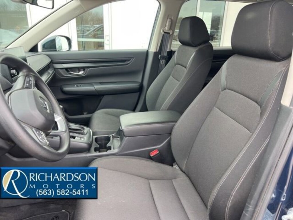 Used 2025 Honda CR-V LX