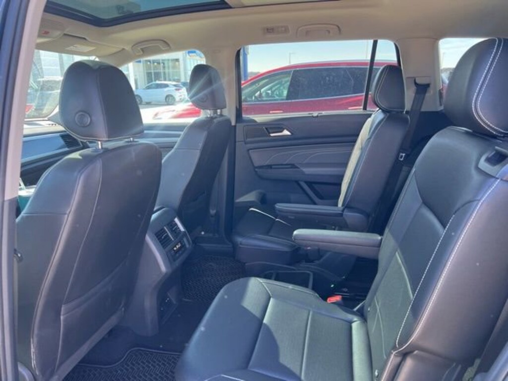 Used 2021 Volkswagen Atlas 3.6L V6 SE w/Technology R-Line