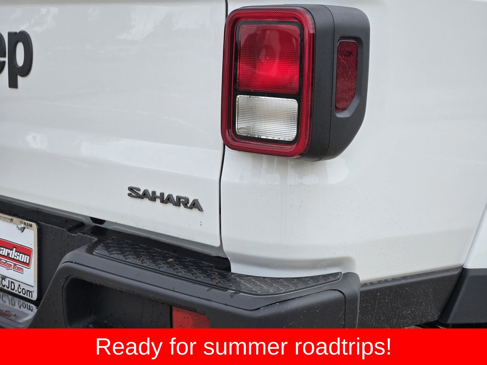 New 2026 Bright White Jeep SAHARA 4X4 image 15