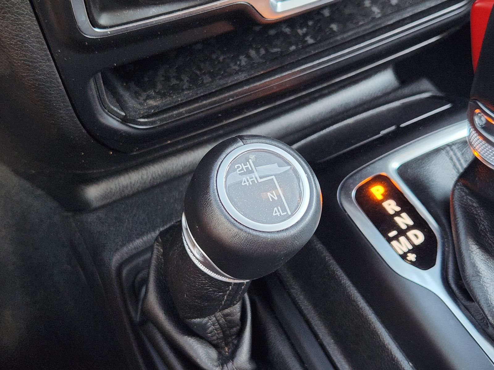 Used 2022 Bright White Jeep Unlimited Sahara image 27