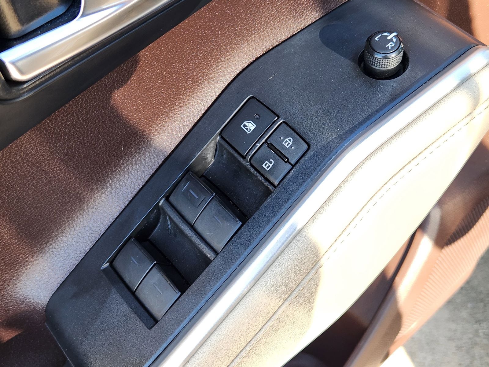 Used 2021 Midnight Black Toyota XLE image 32