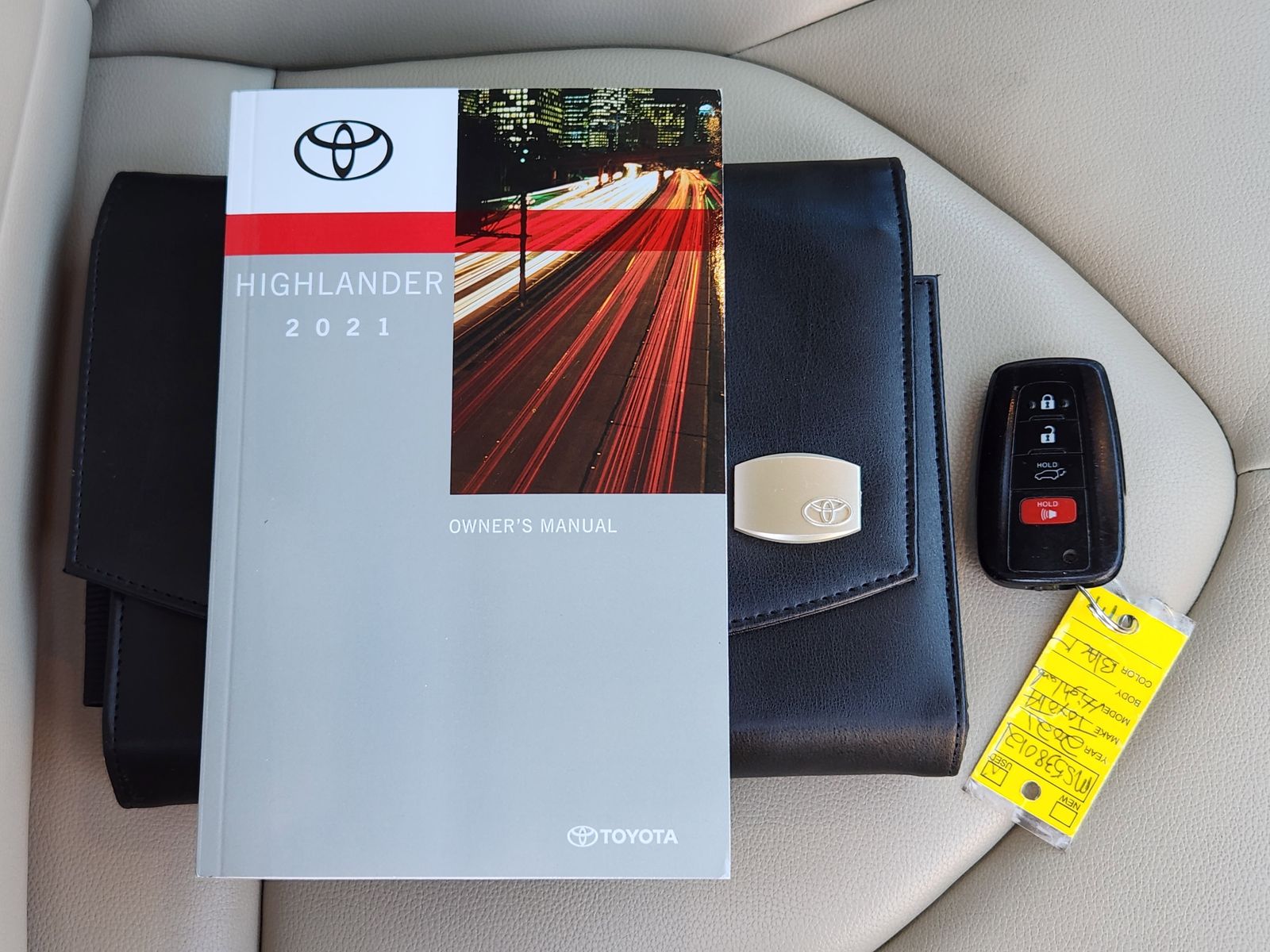 Used 2021 Midnight Black Toyota XLE image 44