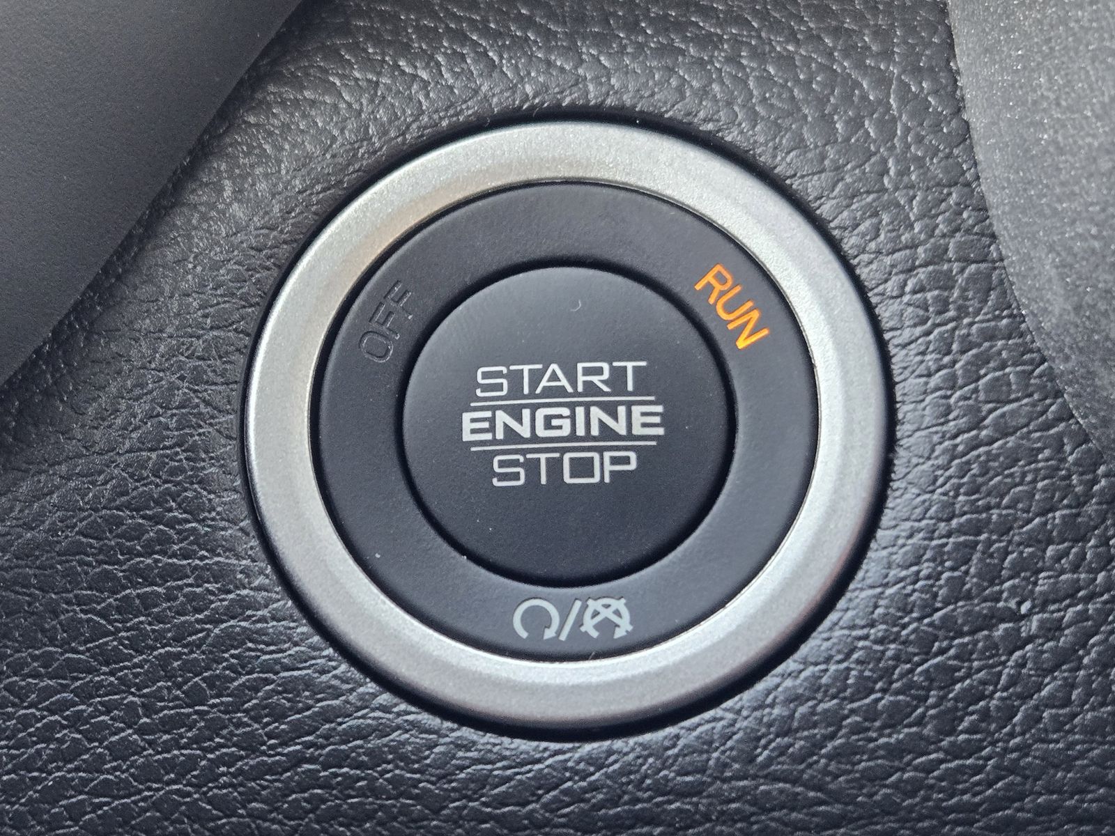 New 2026 Diamond Black Crystal Pearlcoat Ram TRADESMAN CREW CAB 4X4 6