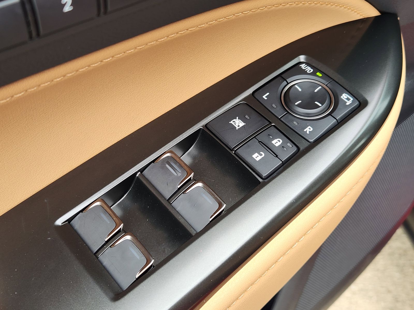 Used 2025 Redline Lexus Luxury image 32