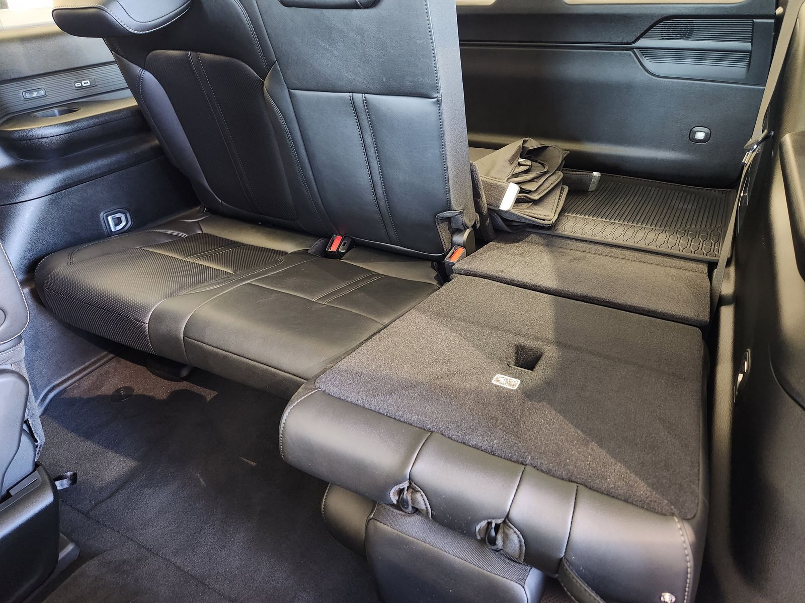 New 2026 Bright White Jeep LIMITED RESERVE 4X4 image 40