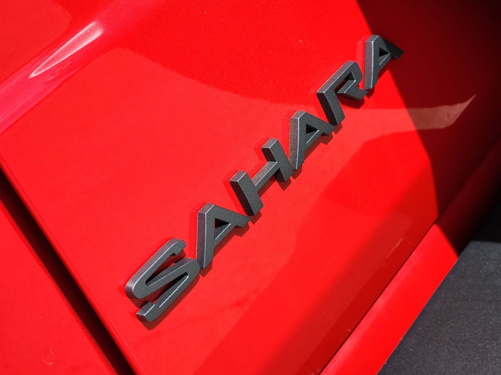 New 2026 Firecracker Red Jeep 4-DOOR SAHARA image 19