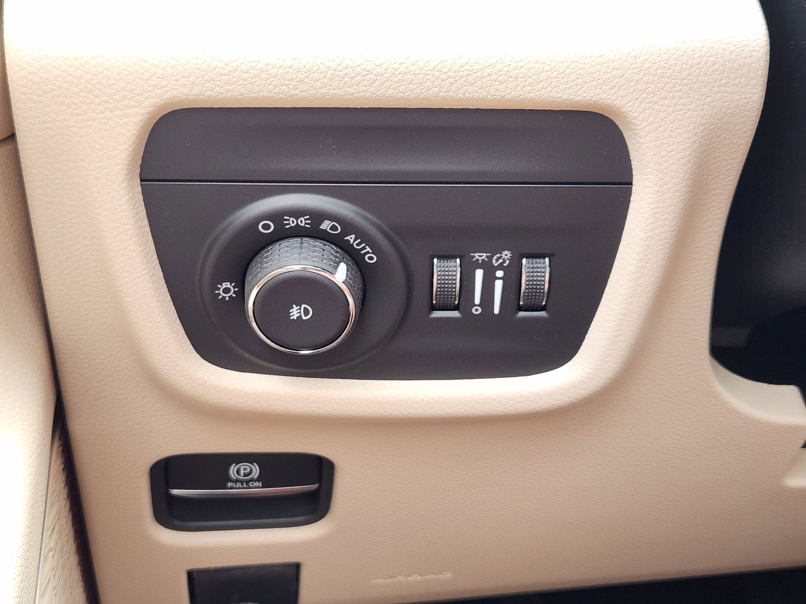 New 2026 Steel Blue Jeep L LIMITED 4X2 image 28