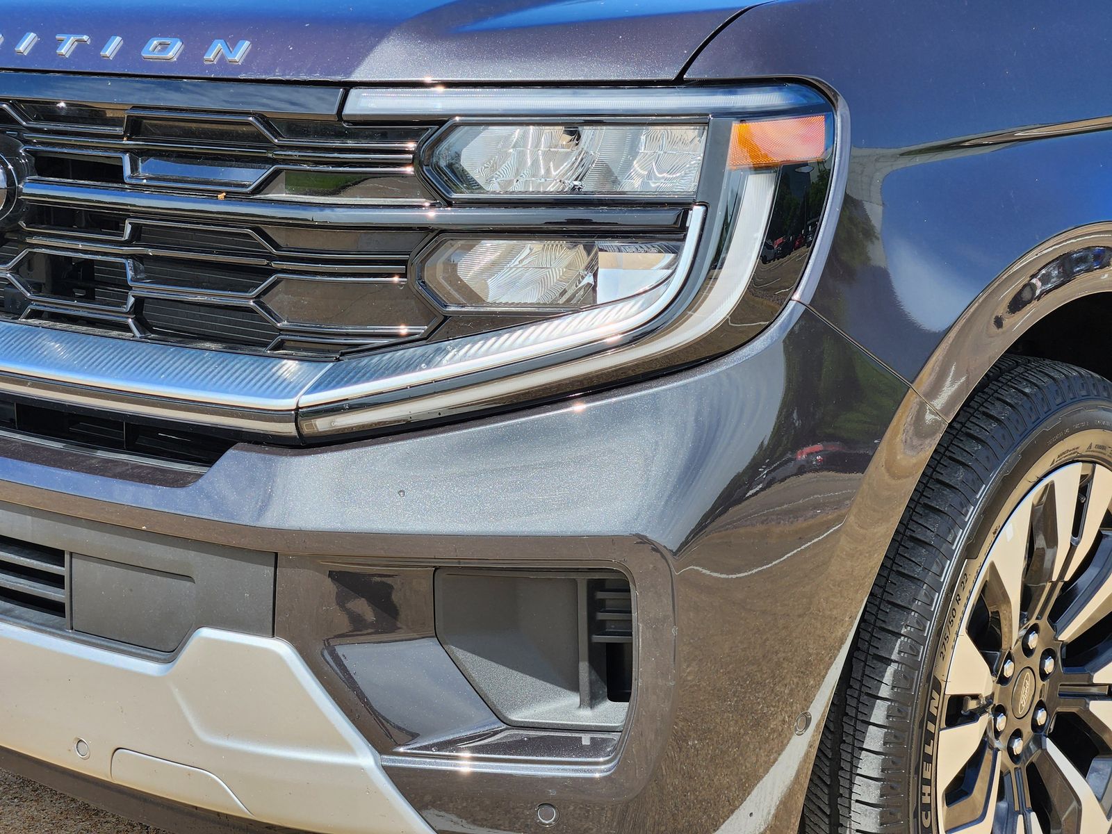 Used 2025 Gray Metallic Ford Platinum image 10