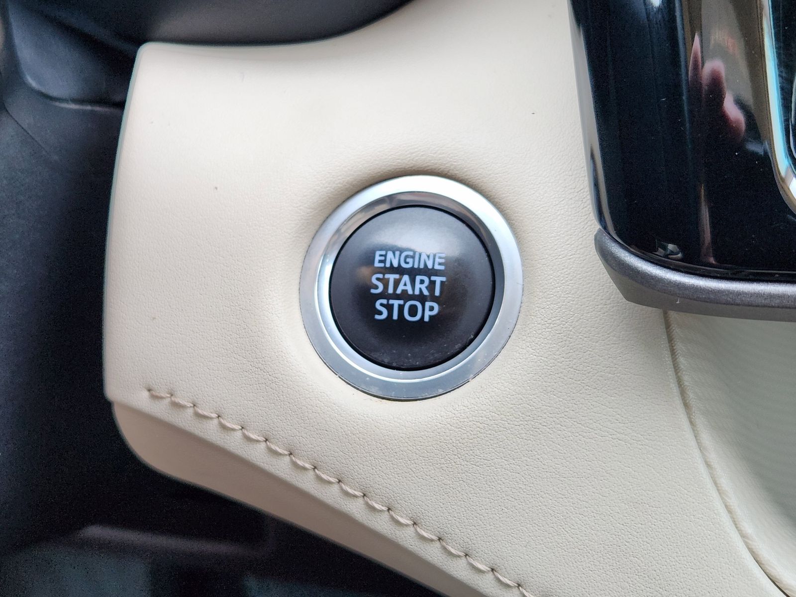 Used 2021 Midnight Black Toyota XLE image 29