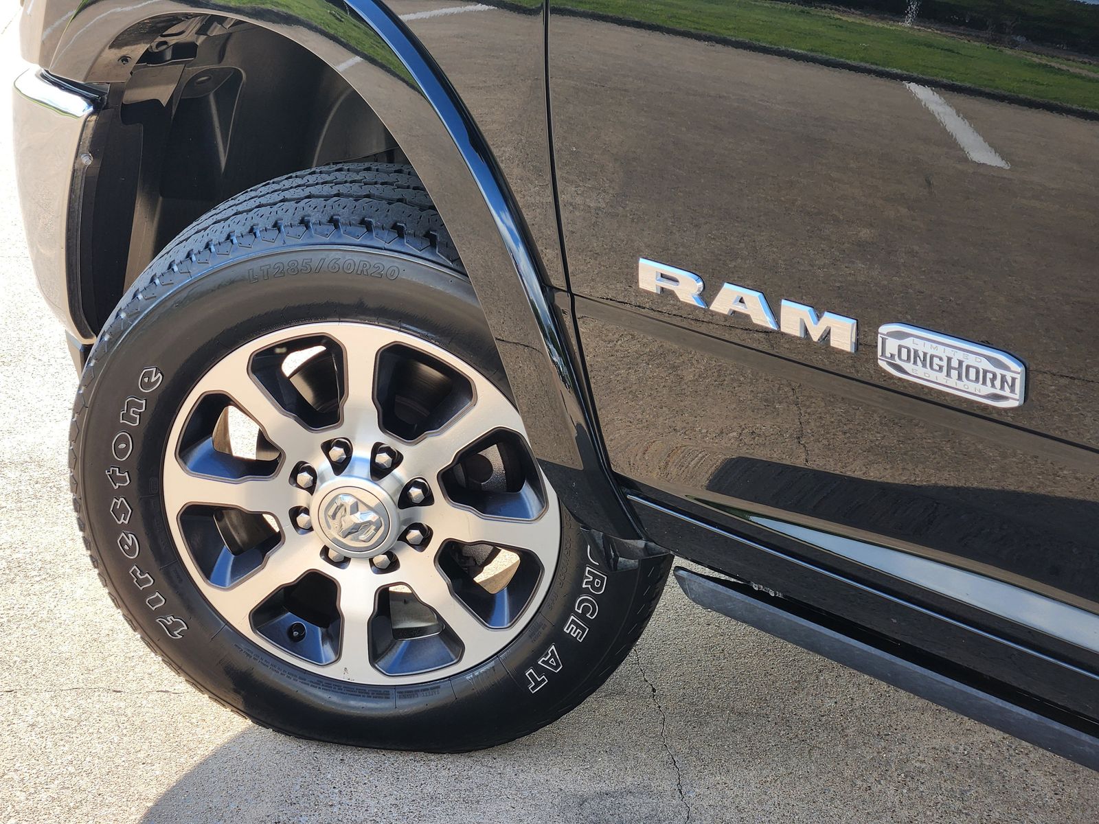 Used 2022 Diamond Black Crystal Pearlcoat Ram Longhorn image 17