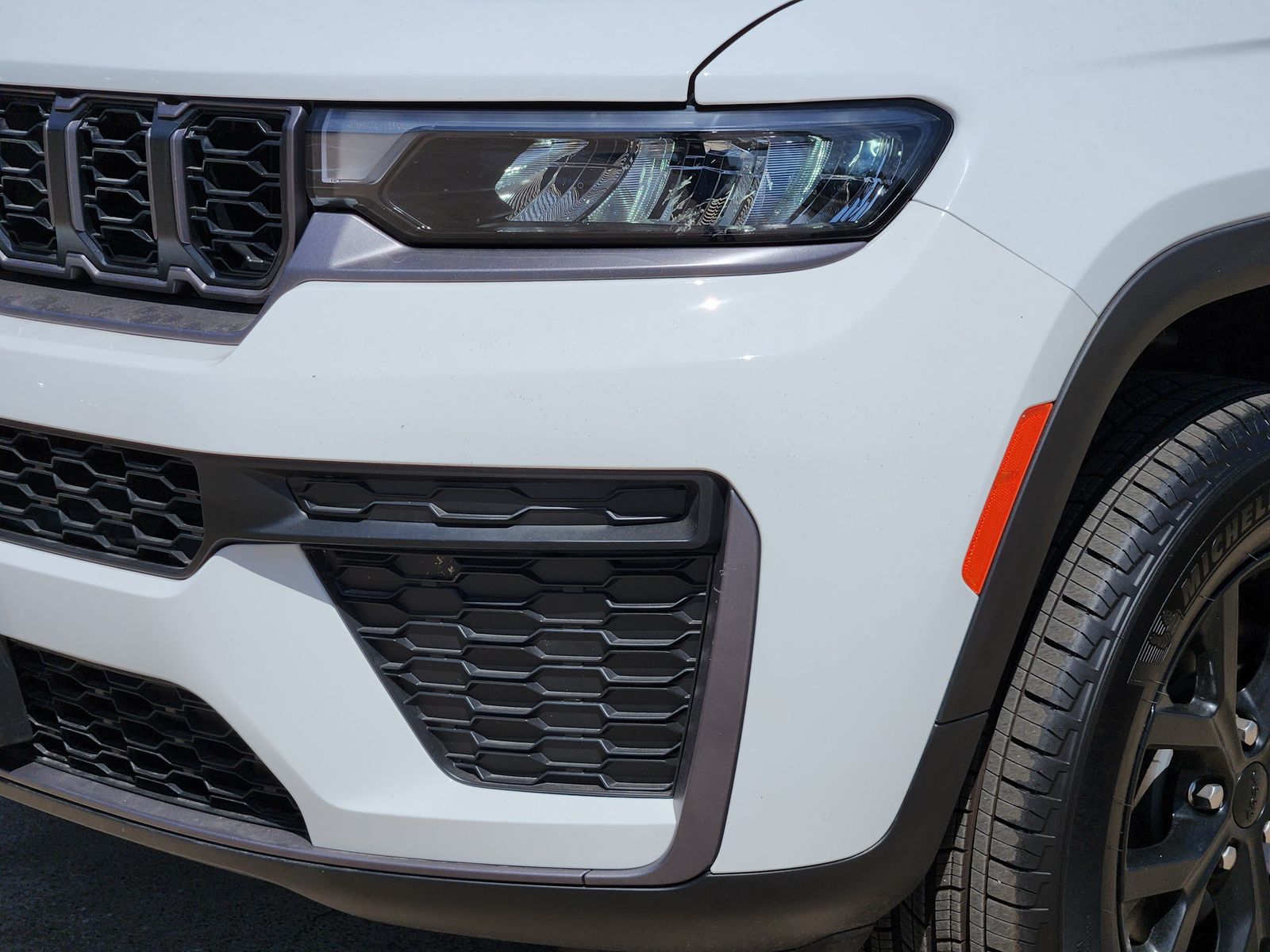 New 2026 Bright White Jeep LAREDO ALTITUDE 4X2 image 10