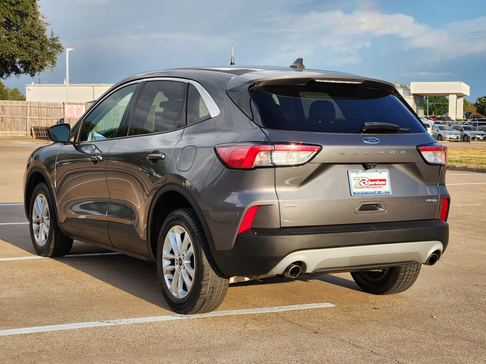Used 2022 Carbonized Gray Ford SE image 4