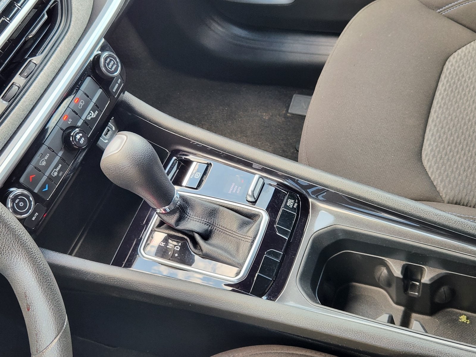 Used 2024 Silver Zynith Jeep Sport image 29