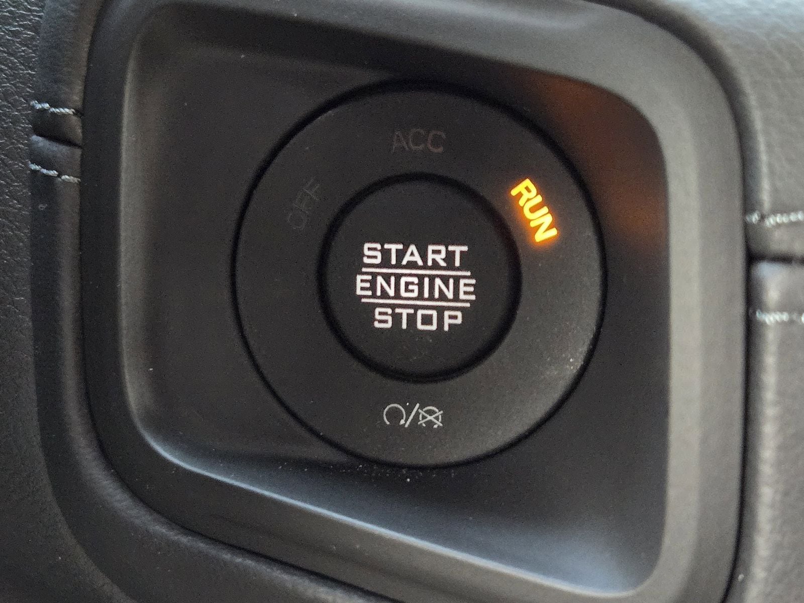 New 2026 Granite Crystal Jeep 4-DOOR SAHARA image 22