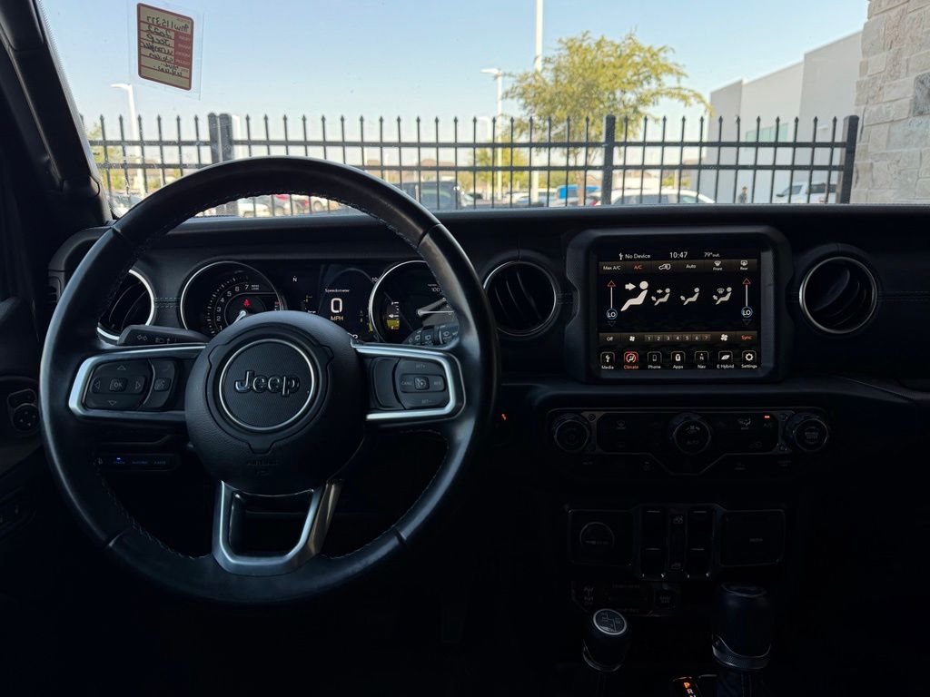Used 2022 Granite Crystal Jeep Rubicon image 4