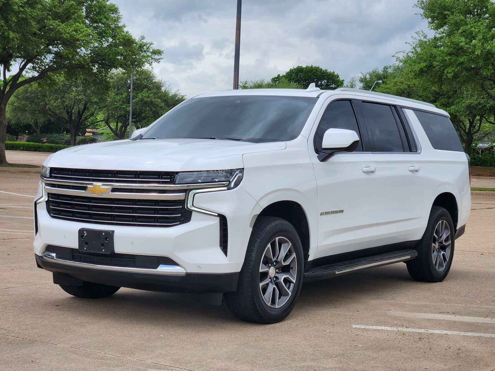 View vehicle photo 2