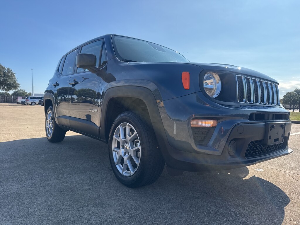Used 2023 Jeep Renegade Latitude SUV