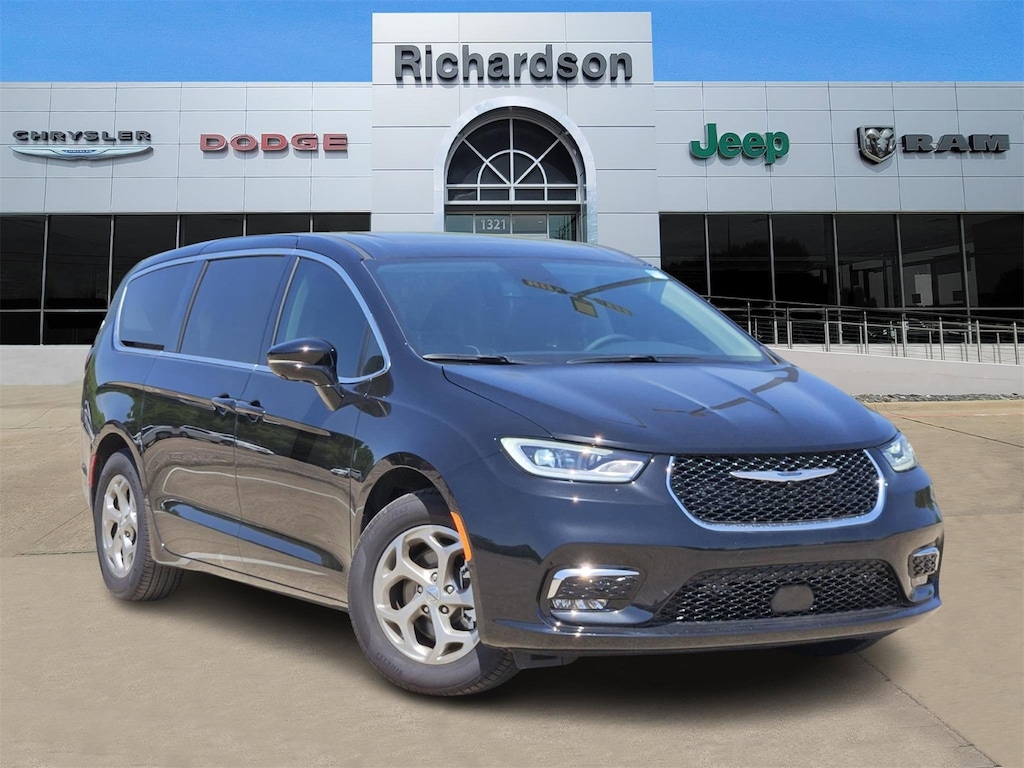 New 2024 Chrysler Pacifica LIMITED Passenger Van