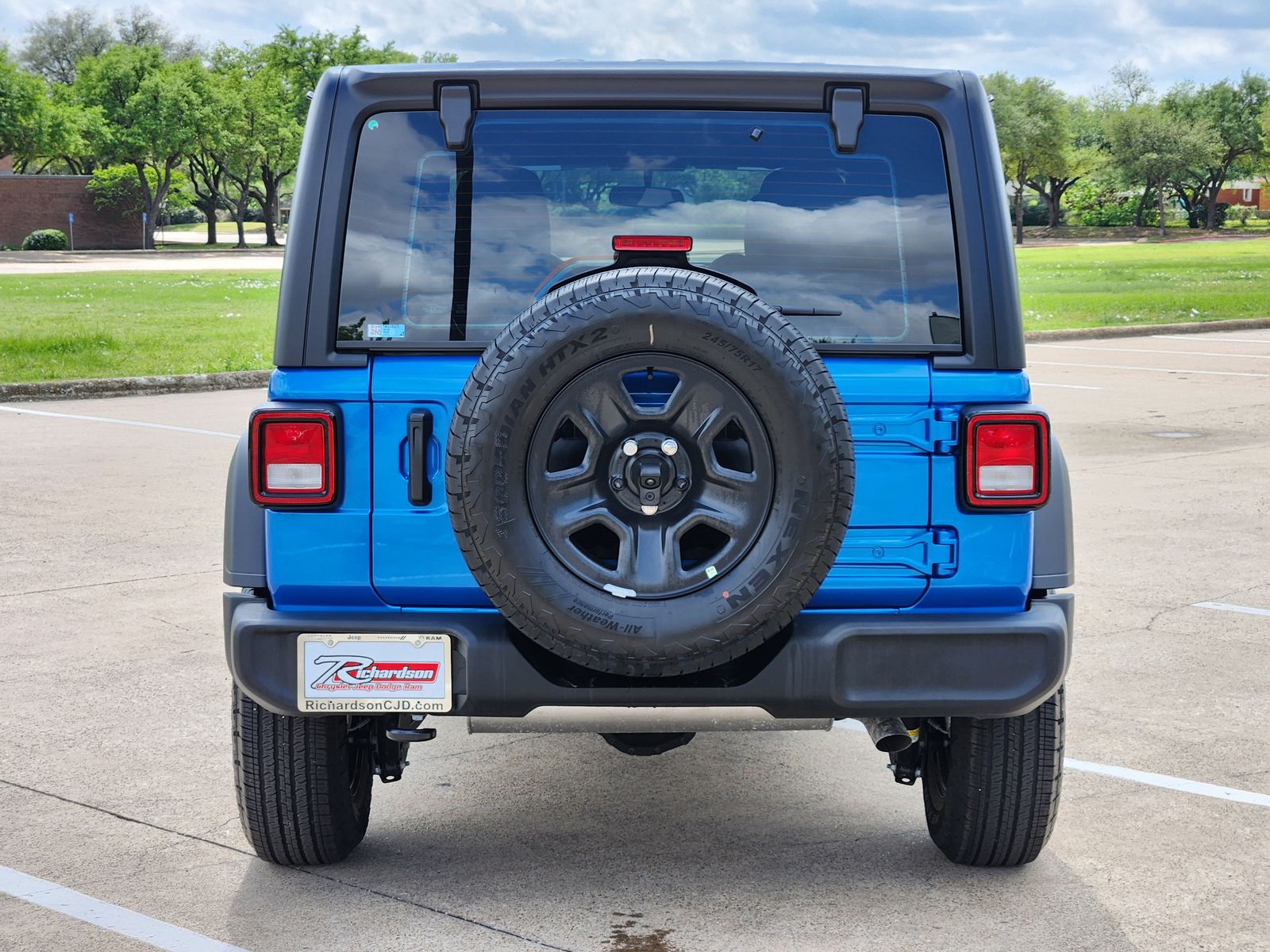 View vehicle photo 5