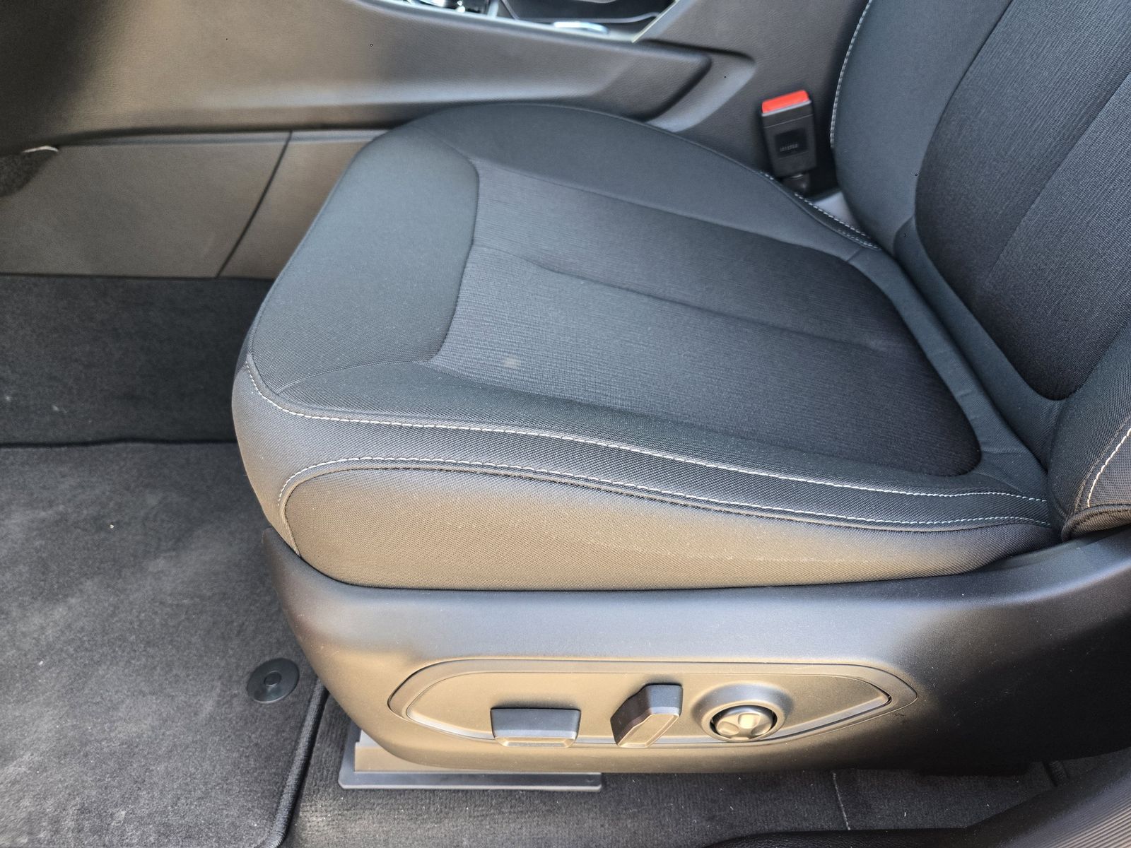 New 2025 Velvet Red Pearlcoat Jeep LAREDO X 4X4 image 24