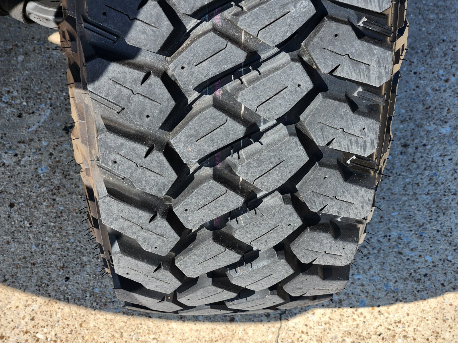 Used 2025 Granite Crystal Jeep Sport image 21