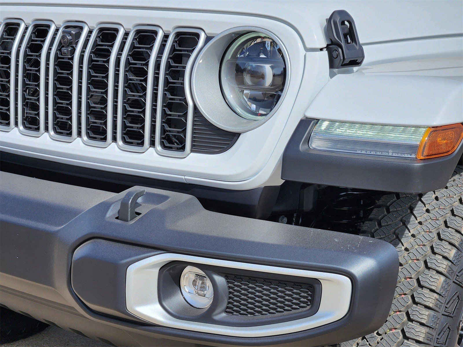 New 2026 Bright White Jeep 4-DOOR SAHARA image 10