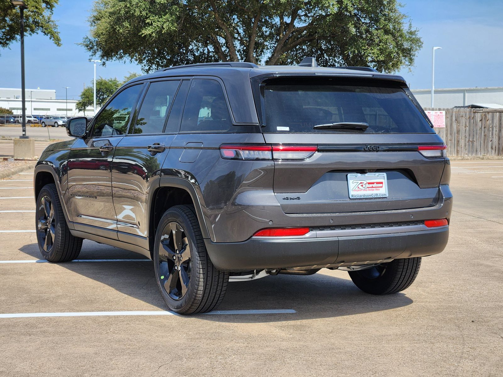 New 2026 Baltic Gray Jeep LIMITED 4X4 image 4