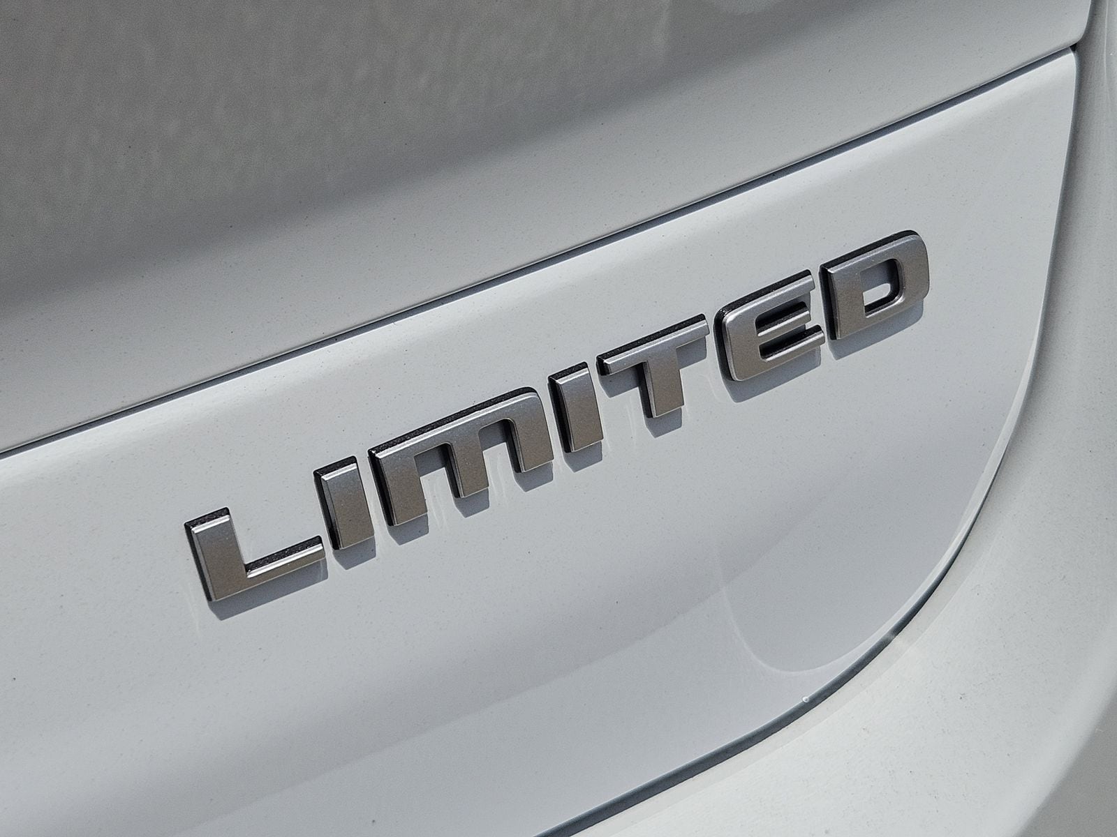 New 2025 Bright White Jeep L LIMITED 4X4 image 12