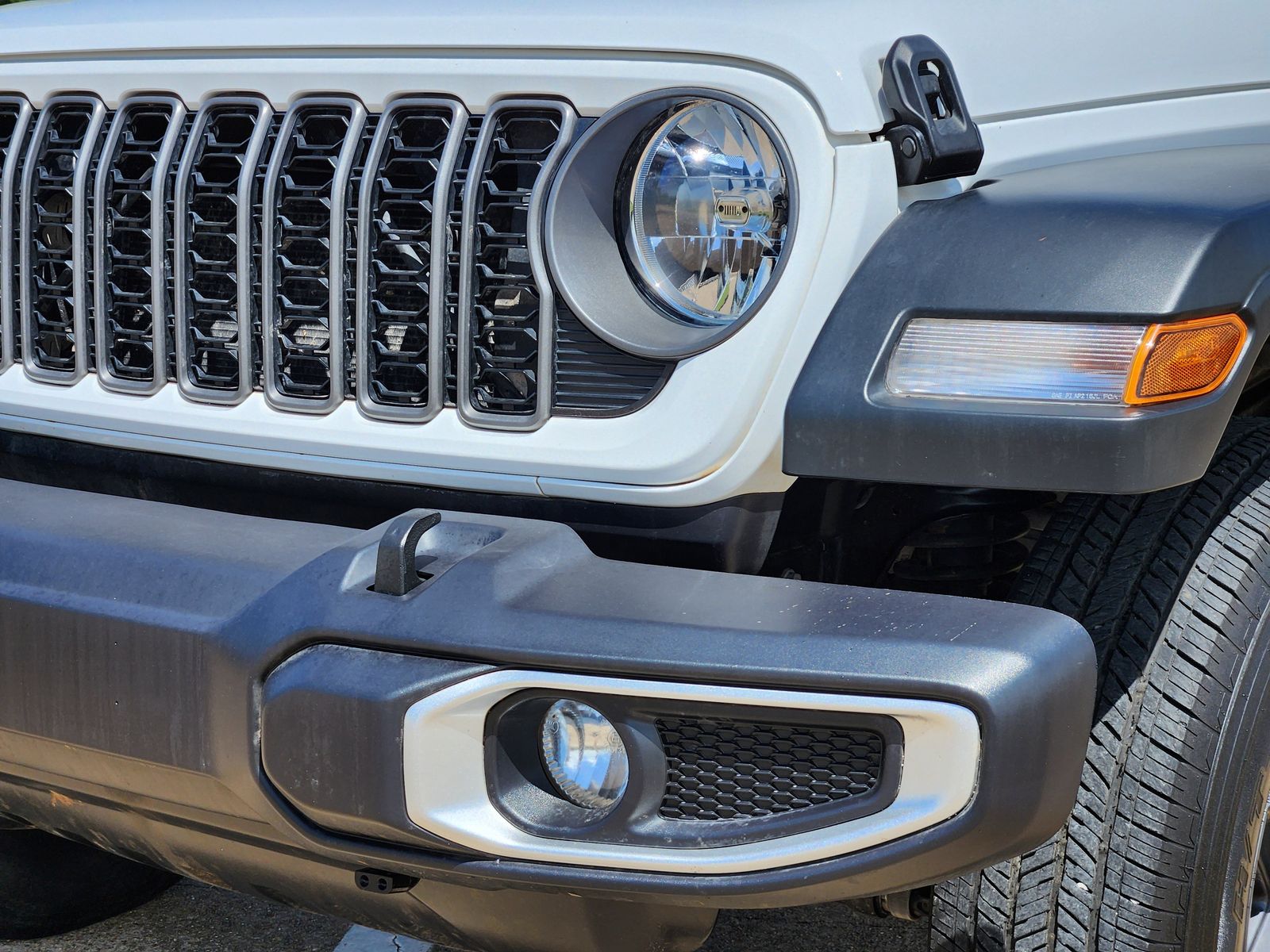 Used 2025 Bright White Jeep Sport image 10