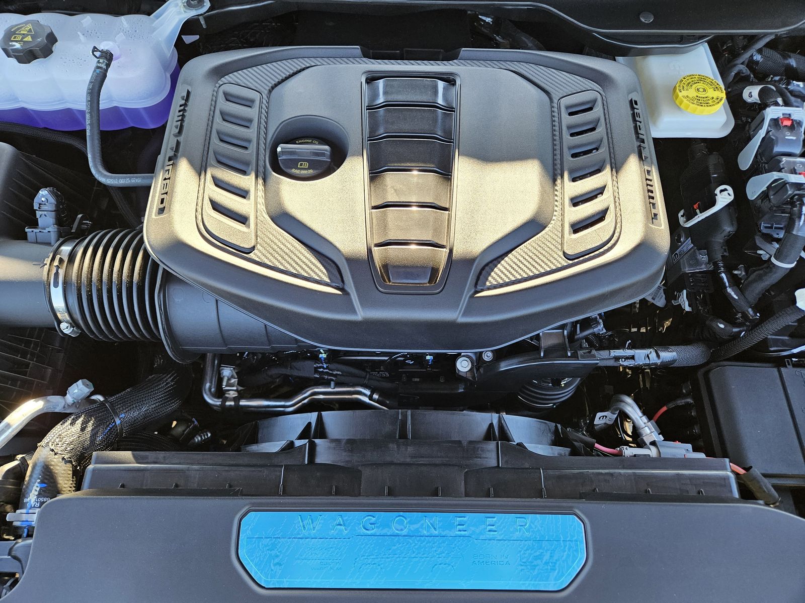 New 2025 Baltic Gray Jeep LIMITED 4X4 image 33