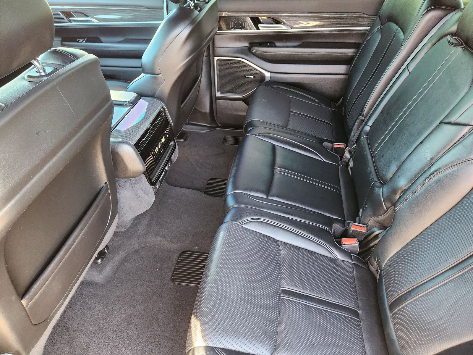 Used 2022 Velvet Red Pearlcoat Jeep Series II image 39