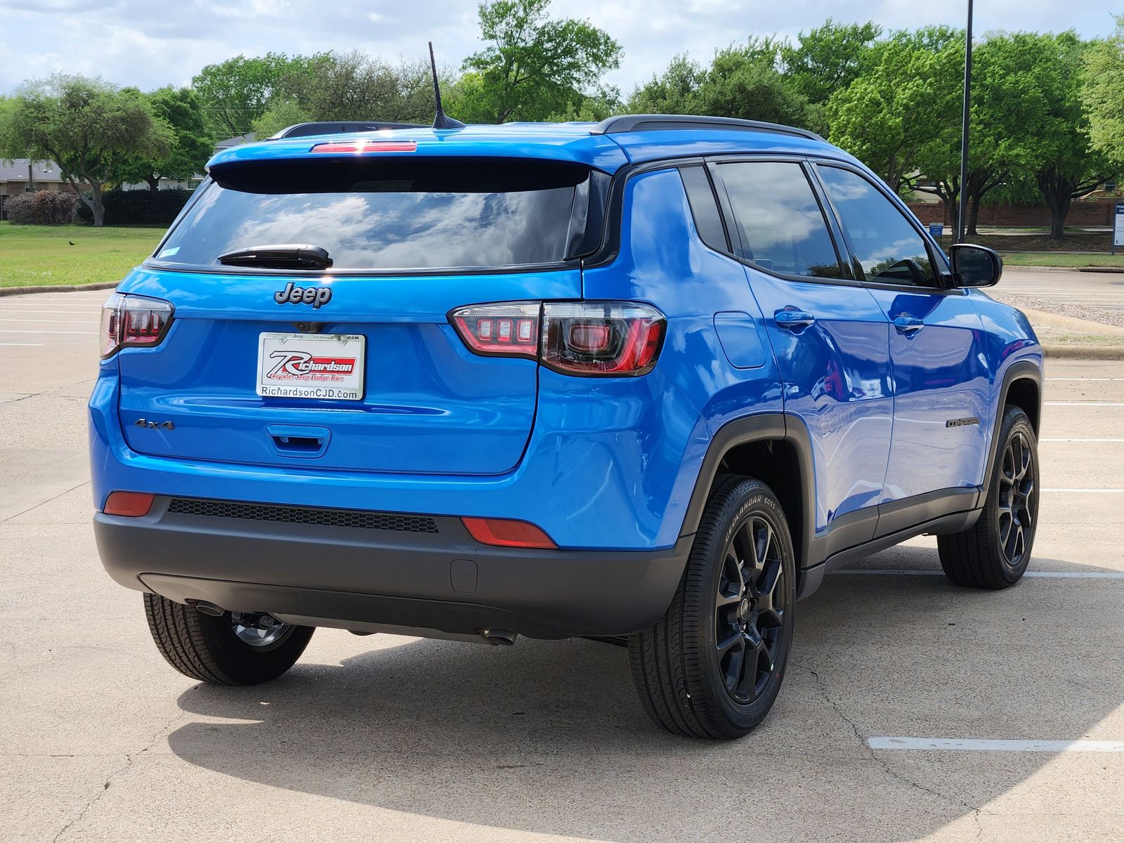 View vehicle photo 6