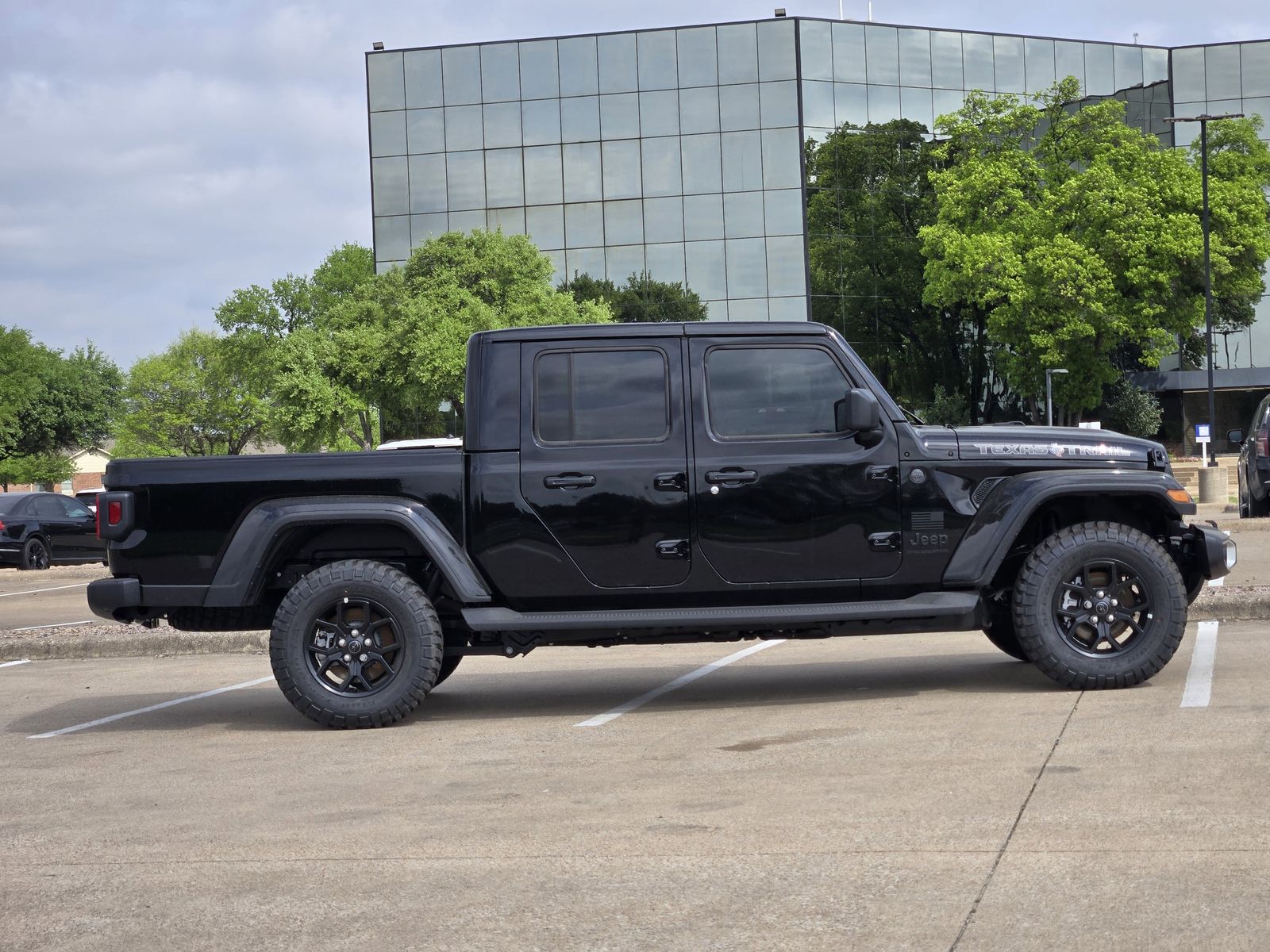 New 2026 Black Jeep TEXAS TRAIL 4X4 image 7