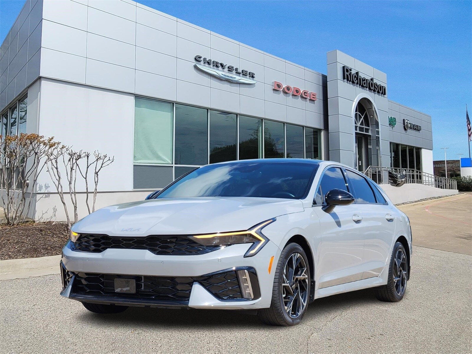 2025 Kia K5 GT-Line photo 2
