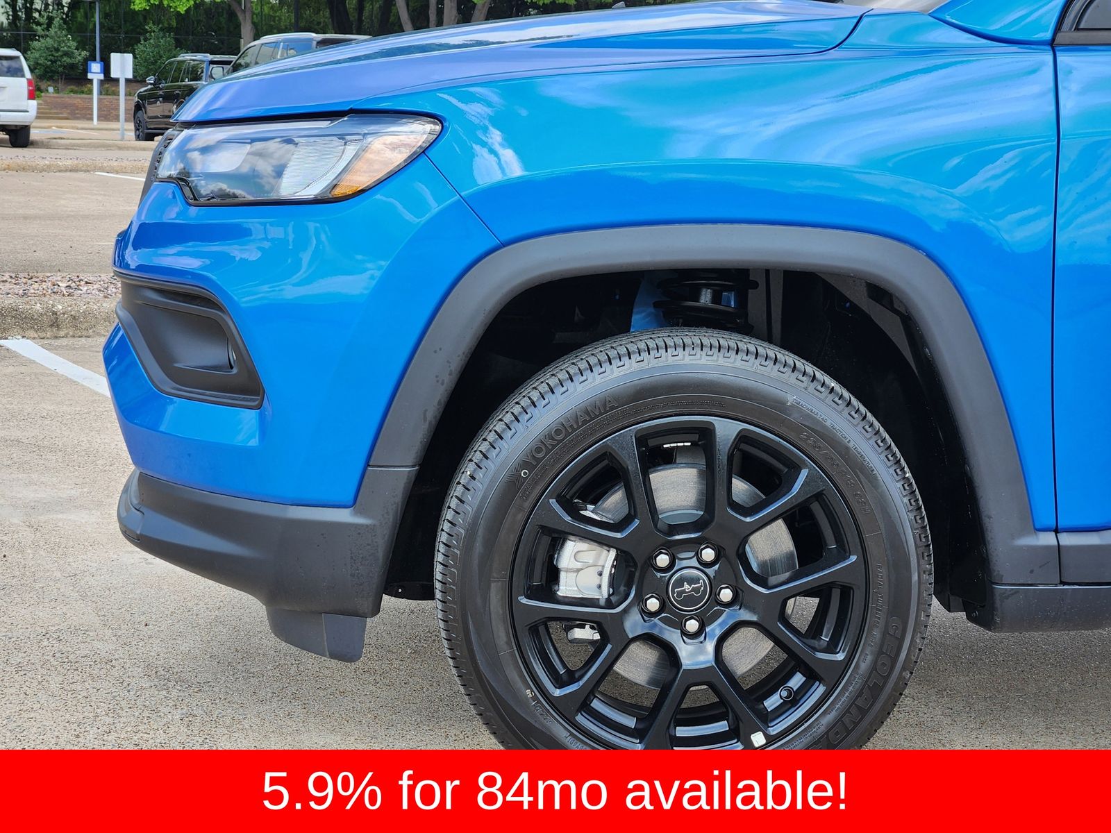 New 2026 Hydro Blue Pearlcoat Jeep LATITUDE ALTITUDE 4X4 image 8