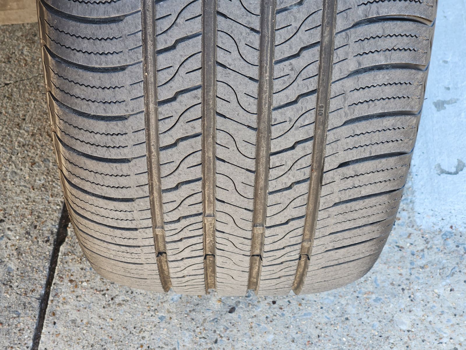 Used 2019 White Frost Tricoat GMC Denali image 21