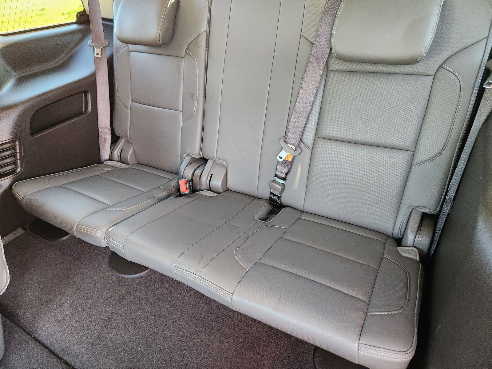 Used 2019 White Frost Tricoat GMC Denali image 43