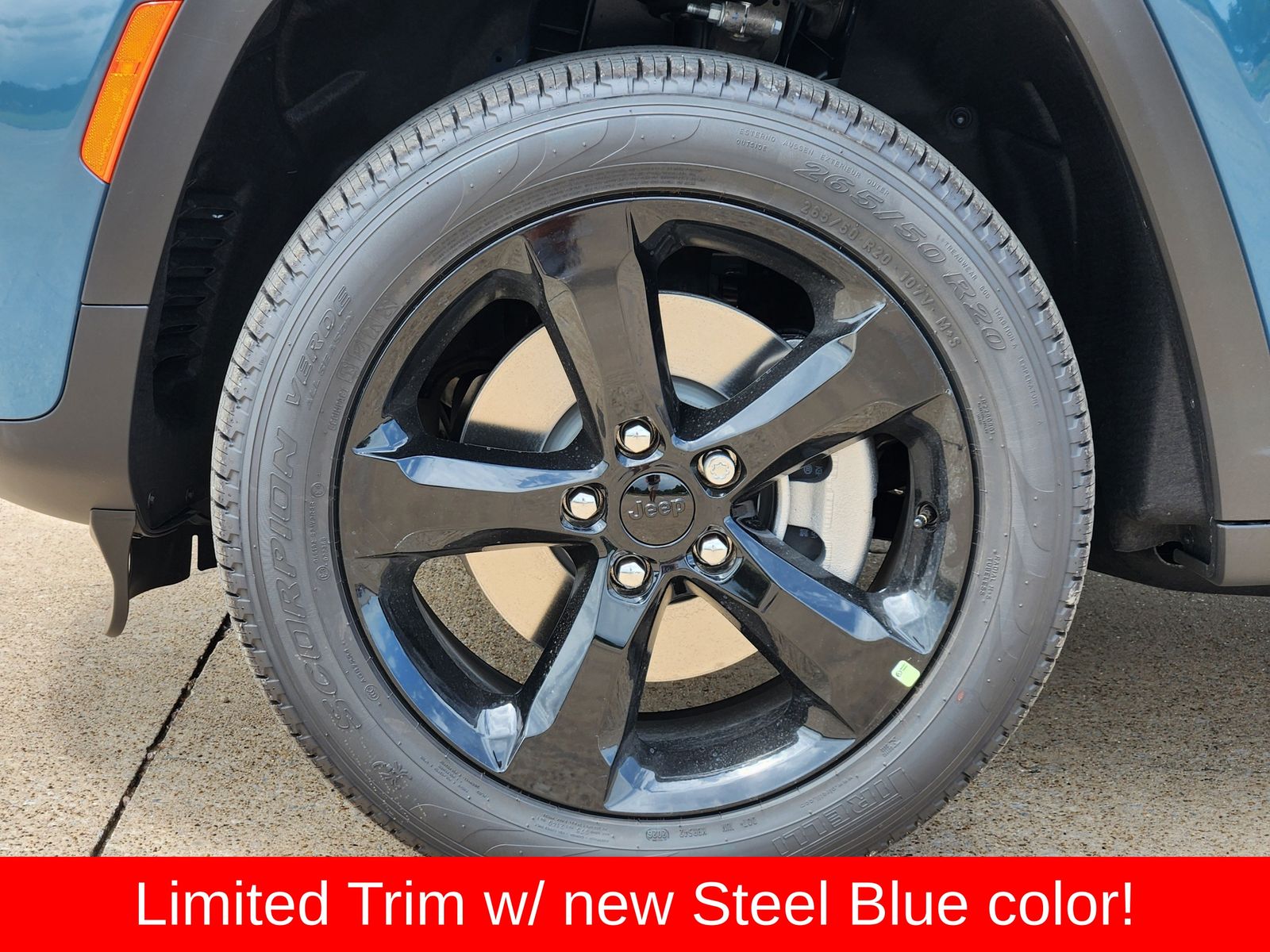 New 2026 Steel Blue Jeep L LIMITED 4X4 image 20