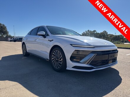 2025 Hyundai Sonata Hybrid Limited Sedan