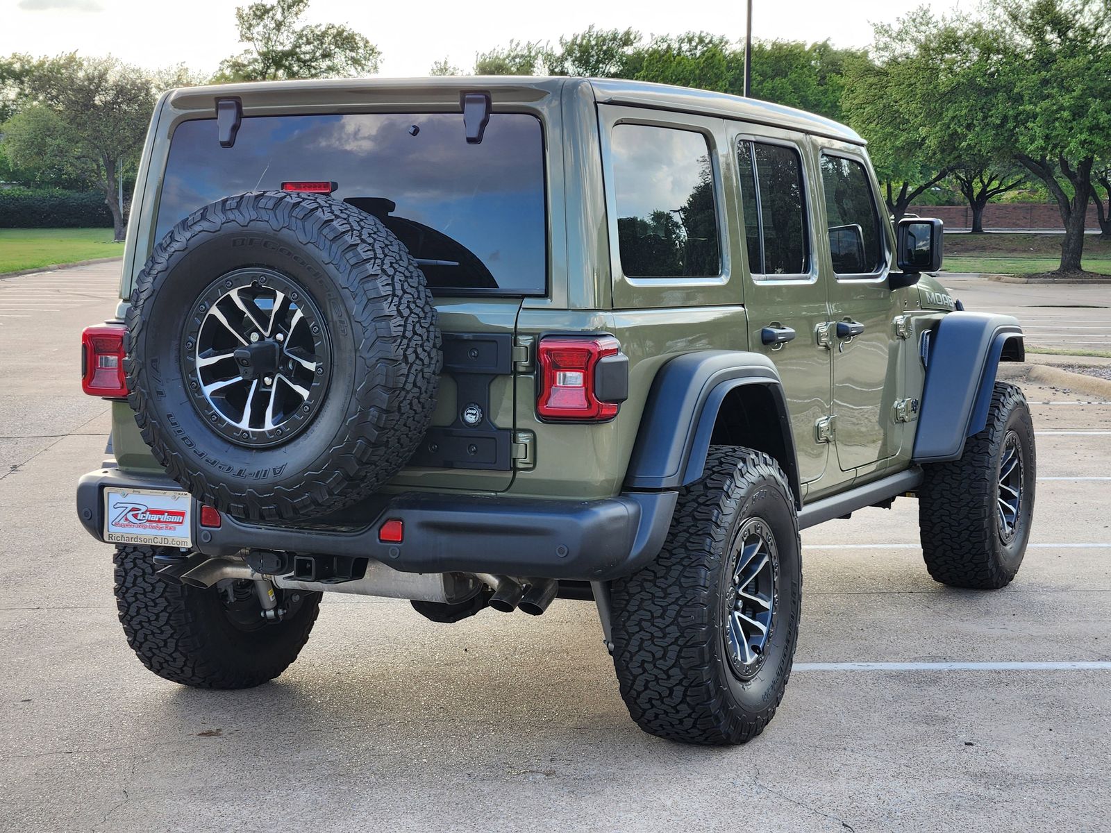 View vehicle photo 6