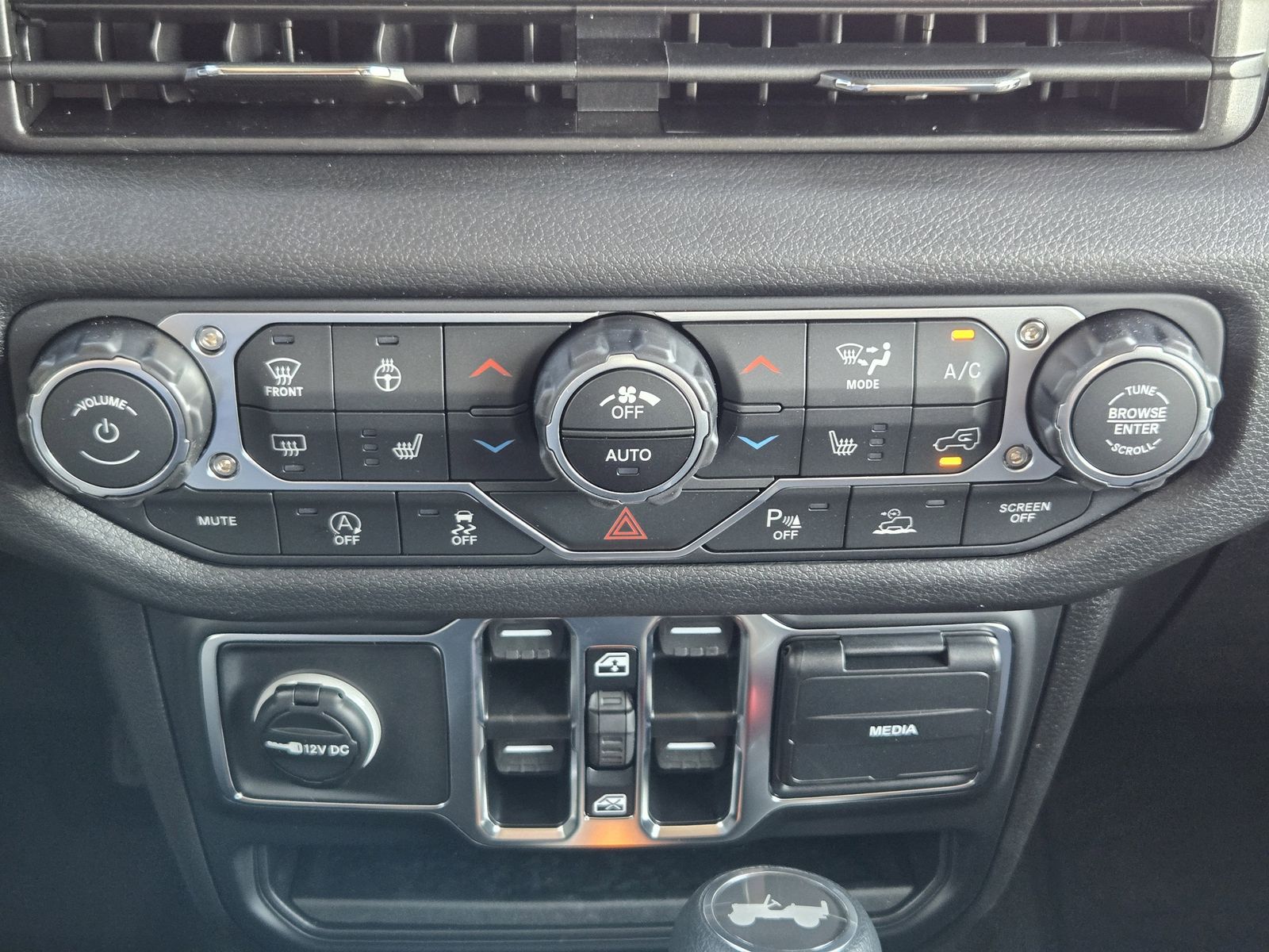 New 2026 Bright White Jeep 4-DOOR SPORT S image 19