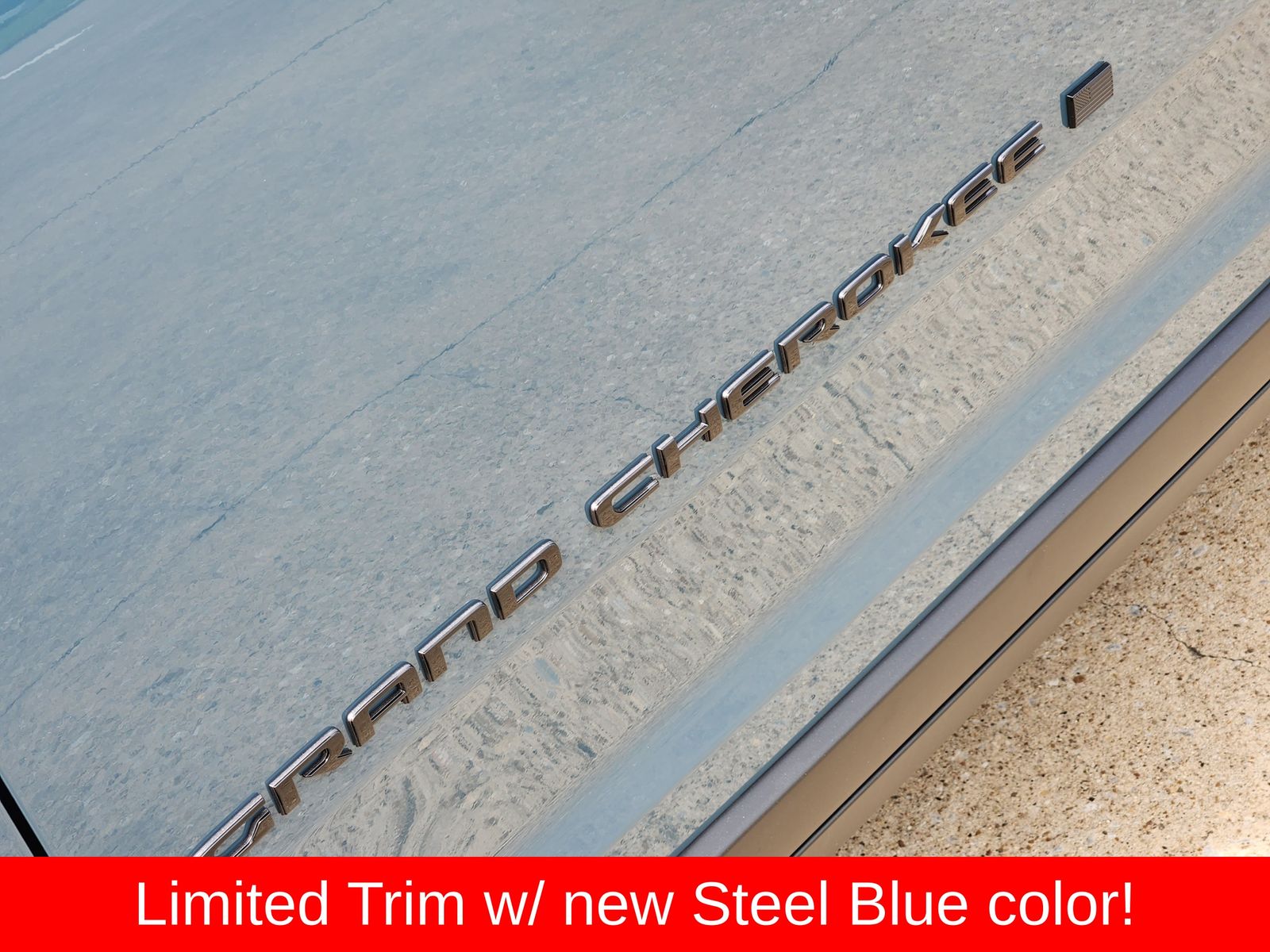New 2026 Steel Blue Jeep L LIMITED 4X4 image 18