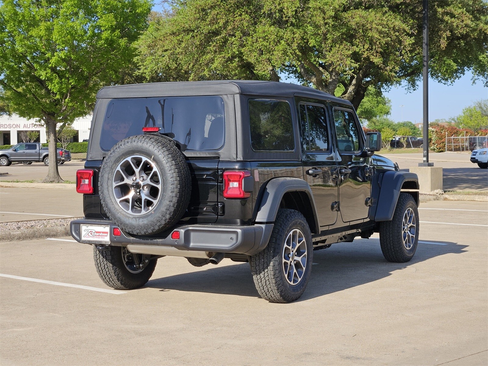 2025 Jeep Wrangler Sport S photo 4